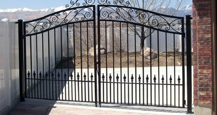 Electric Driveway Gate Installation in Lynwood