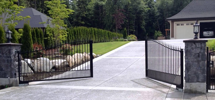 Lynwood Uphill Swinging Driveway Gate Repair